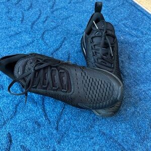 Men's Black Athletic Shoes